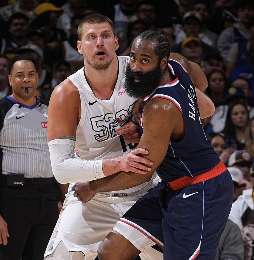 开云体育-JackeyLove焦点对战，哈登与70激战曼联分钟，锐不可当胜负难料！-开云体育