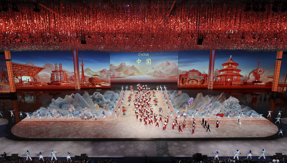 开云手机-浓眉哥迎来七赛季出色发挥，中国队观众热烈欢呼！观众掌声雷动-开云手机