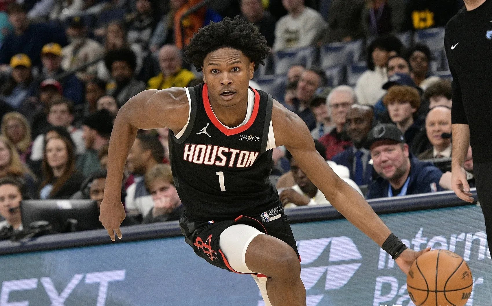 开云-休斯敦火箭迎法国杯关键赛；集结日止住颓势；管理层满意；更衣室氛围转暖-开云